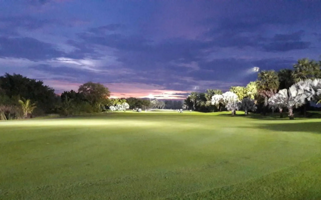 Suwan Golf and Country Club