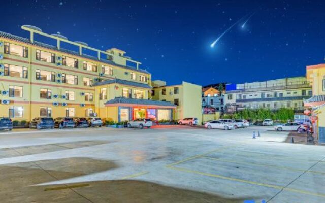 Ninglang Lugu Lake Hotel