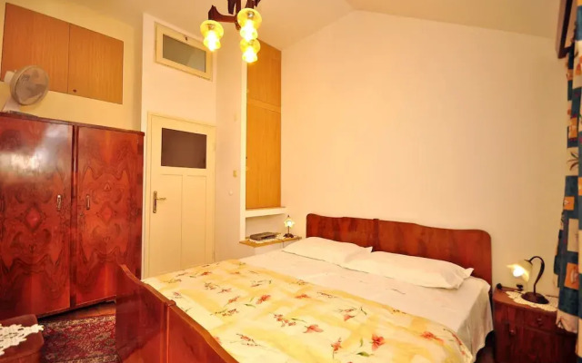 Apartments Mladen