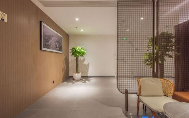 Starway Hotel (Ningbo Railway Station South Square)