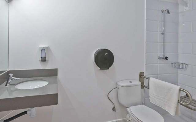 Hola Hostal Collblanc - Hostel