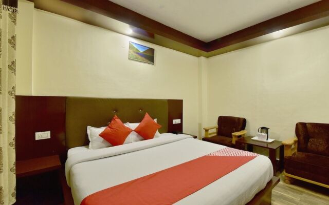 OYO 19498 Hotel Tridev