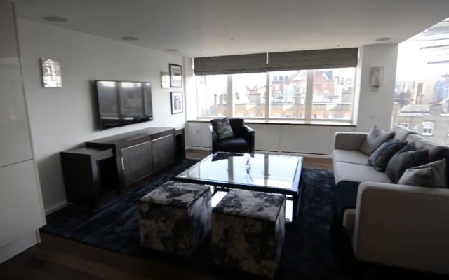 Spacius 3-bed Apartment in Kensington, London