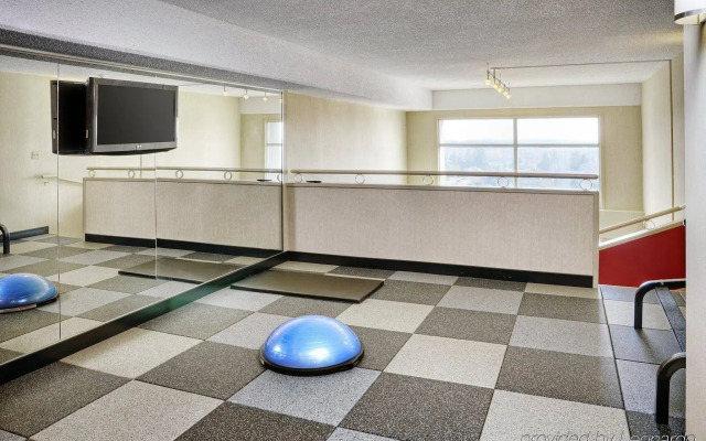 Holiday Inn Hotel & Suites London by IHG