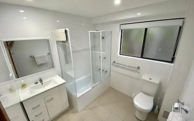 PISCES 2 of 5 Hope Cl Dunbogan