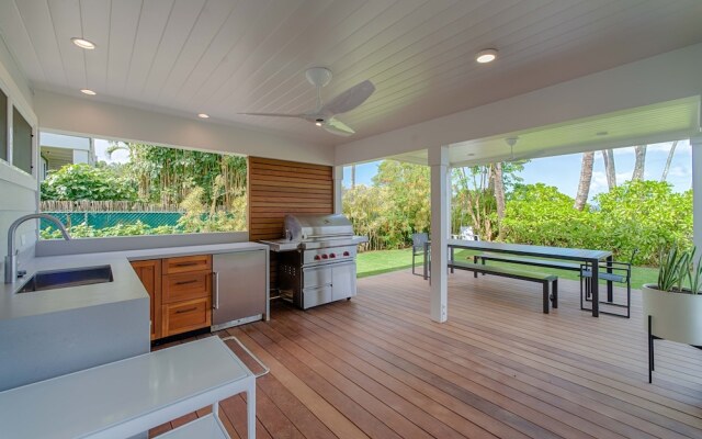 Hanalei Beach House 5 Bedroom Home by RedAwning