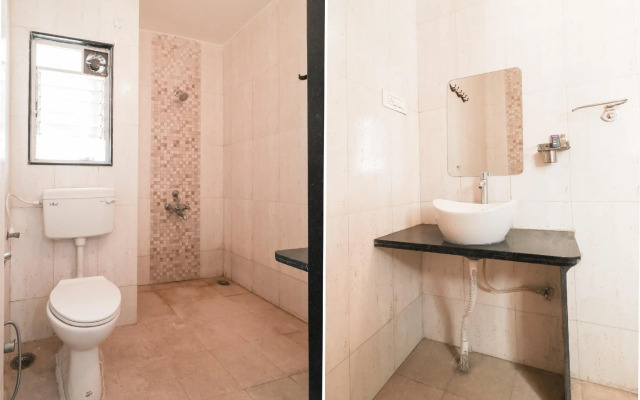 OYO 68826  R K Lodging And Amrut Restaurant