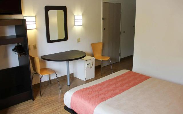 Motel 6 Milan, OH - Sandusky
