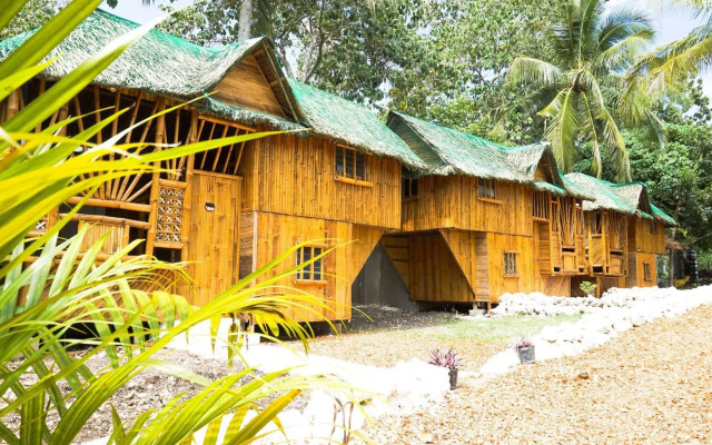 Nirvana Bamboo & Dive resort