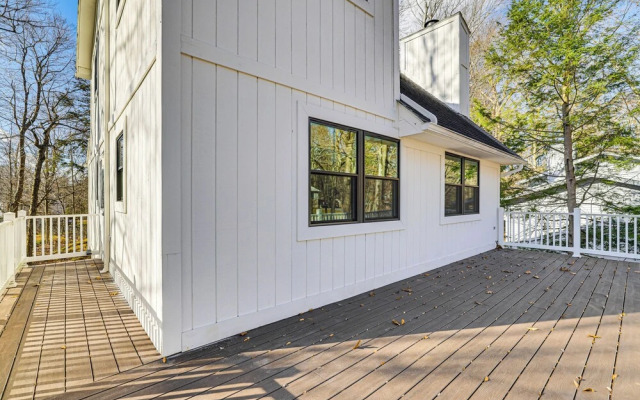 Spacious Tobyhanna Getaway: Echo Lake Access!