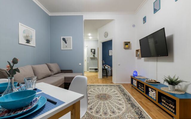 Апартаменты «Spb2day на Невском 81»