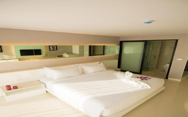 Serenotel Pattaya Beach Front
