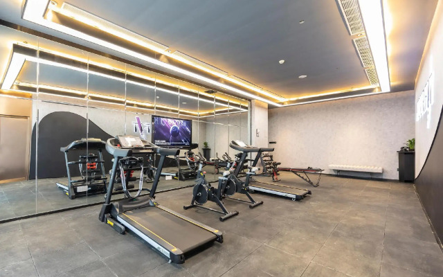 Atour Hotel Zhengzhou East Station Longzi Lake