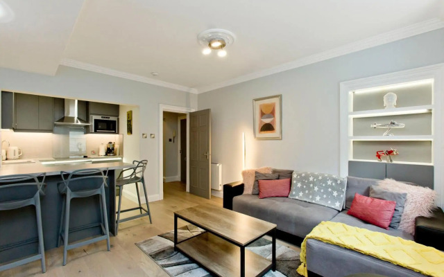 Ultra Modern, West End Village, Refurbished 1 bed