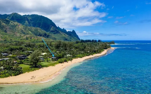 Haena Beach House 2 Bedroom Home by RedAwning