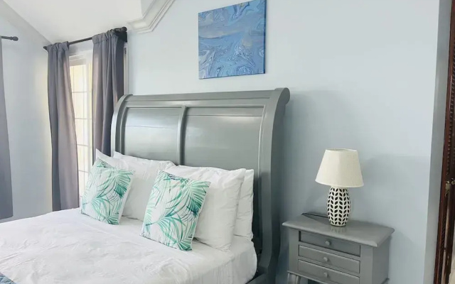 Luxury Apartments and Rooms, The Lagoons