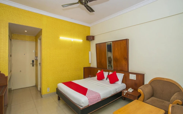 OYO 18762 Vaishnavi Residency