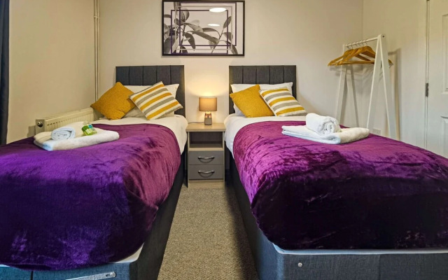 4BR Contractor Accommodation w 4 Bathroom