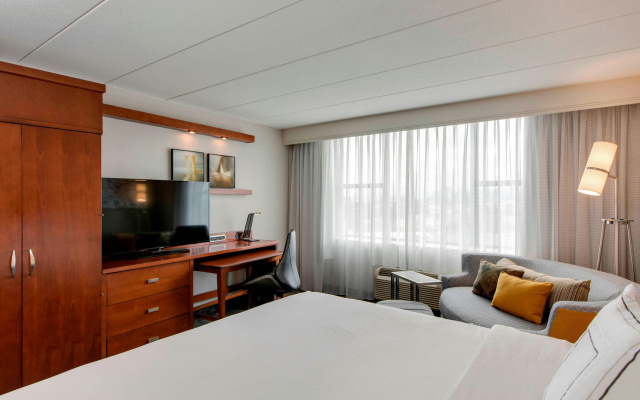 Courtyard by Marriott Boston Logan Airport