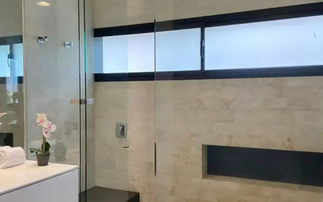 w Captivating 1BR in El Poblado