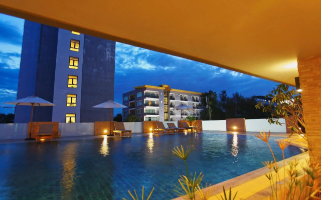 Leenova Hotel