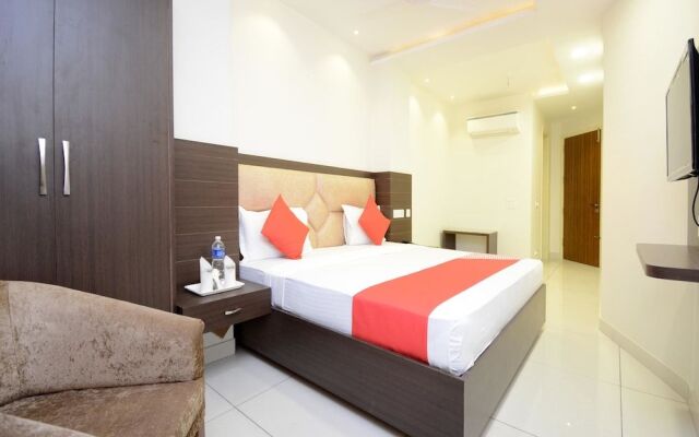 OYO 33009 Hotel Nido