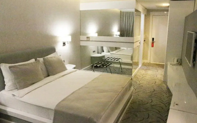 White Line Boutique Hotel