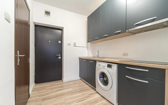 Modern apartment with private bath