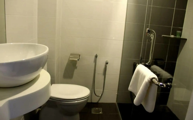 906 Premier Hotel