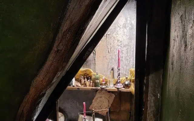 Hocus Pocus Tiny Hotel