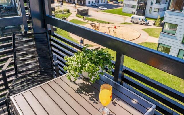 Haraka Apartment With Sunset Balcony