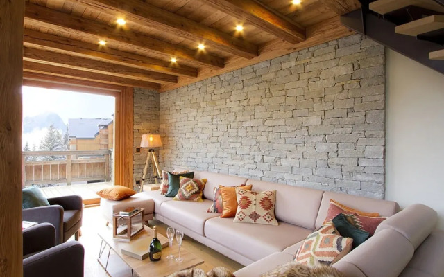 Chalet in Les Deux Alpes With Hot Tub