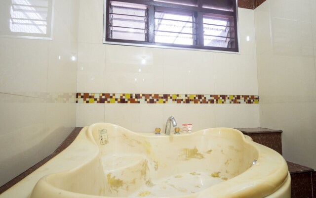 Naufal Guest House by OYO Rooms