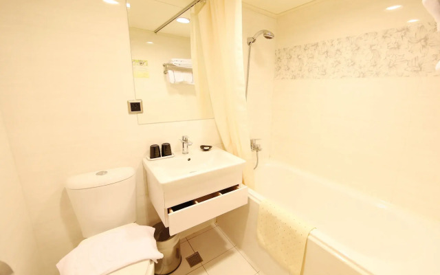Grand Earl Hotel