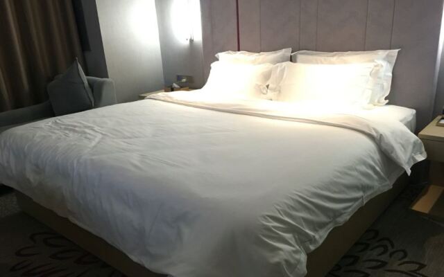 Lavande Hotel (Wuhan Optical Valley Chuxiong Avenue)