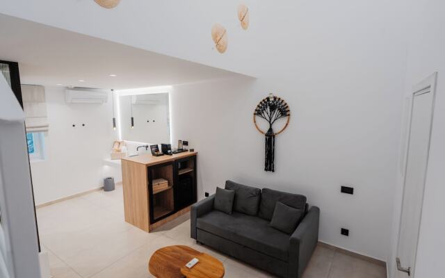 Oliving Mykonos Luxury Suites