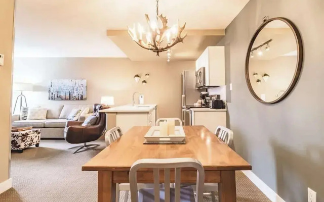 Spacious One Bedroom Suite 406