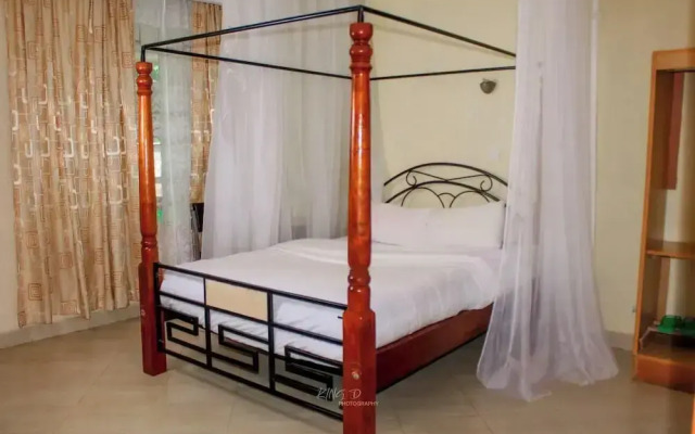 Lee Njiru Resort