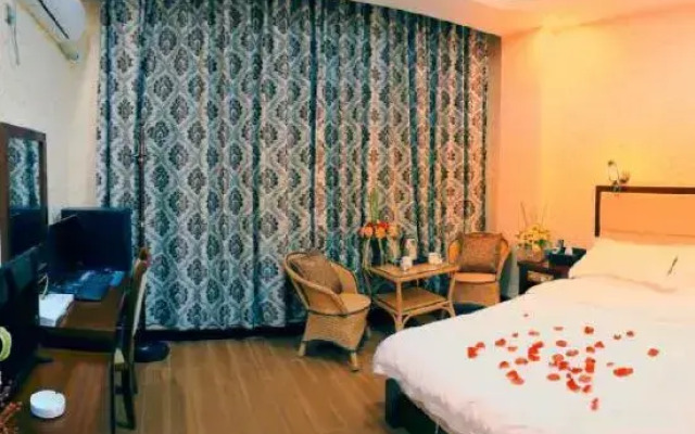 Qiubei Shenqian Business Hotel