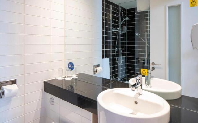 Holiday Inn Express Birmingham–South A45