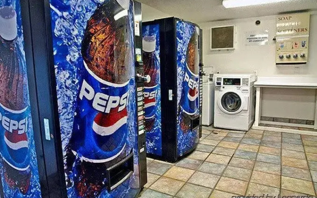 Motel 6