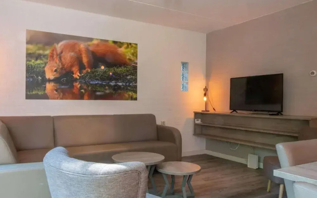 Restyled Holiday Home With Dishwasher in the Woods