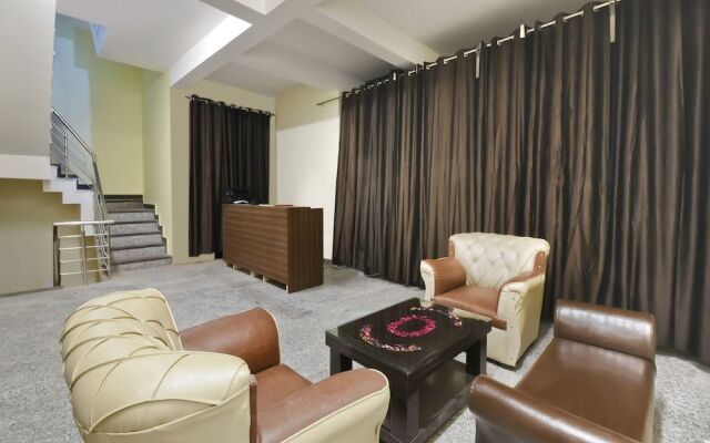 OYO 19134 The Signature Hotel