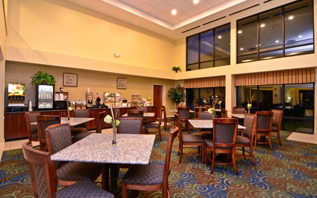Best Western Plus Yadkin Valley Inn & Suites