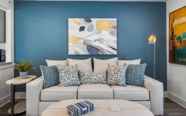 Great Location Close to Golf and Downtown