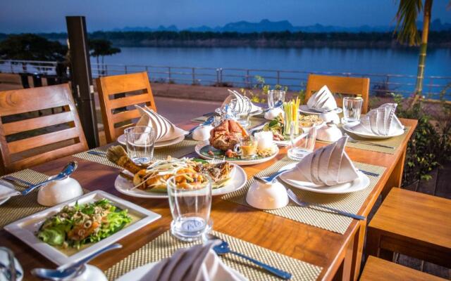 Blu Hotel Nakhon Phanom