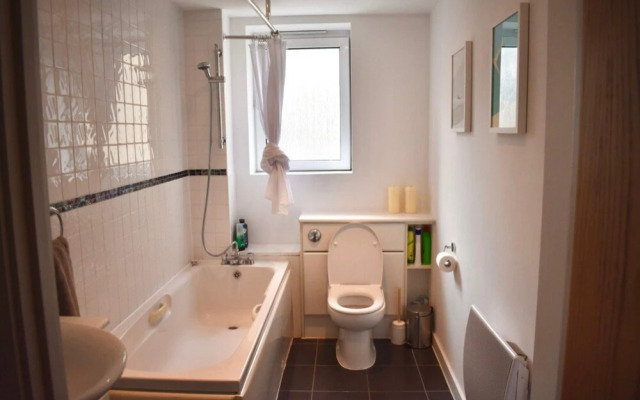 Central 2 Bedroom Modern Apartment