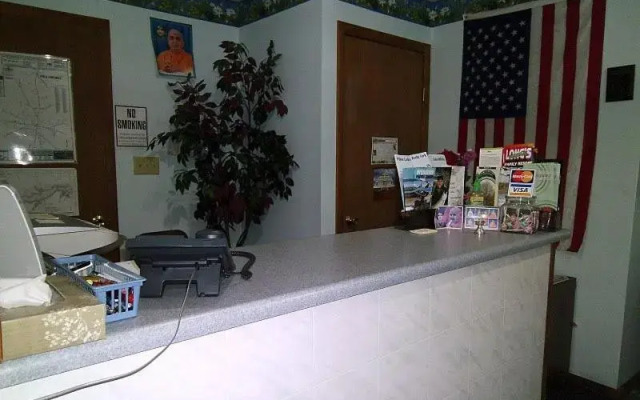 Hillsboro Inn & Suites