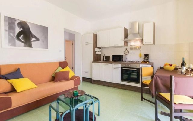 Two Bedroom Apartment Valdebecco for 5 persons