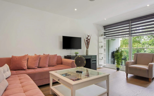 Spacious 3 Bed Apartment in Angel